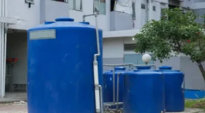 polietileno em tanques industriais